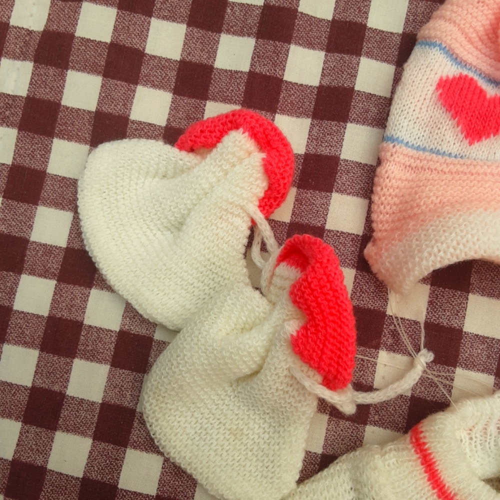🆕️ Confetti Vintage Girl Baby Knitting set💞 - Picture 5 of 7